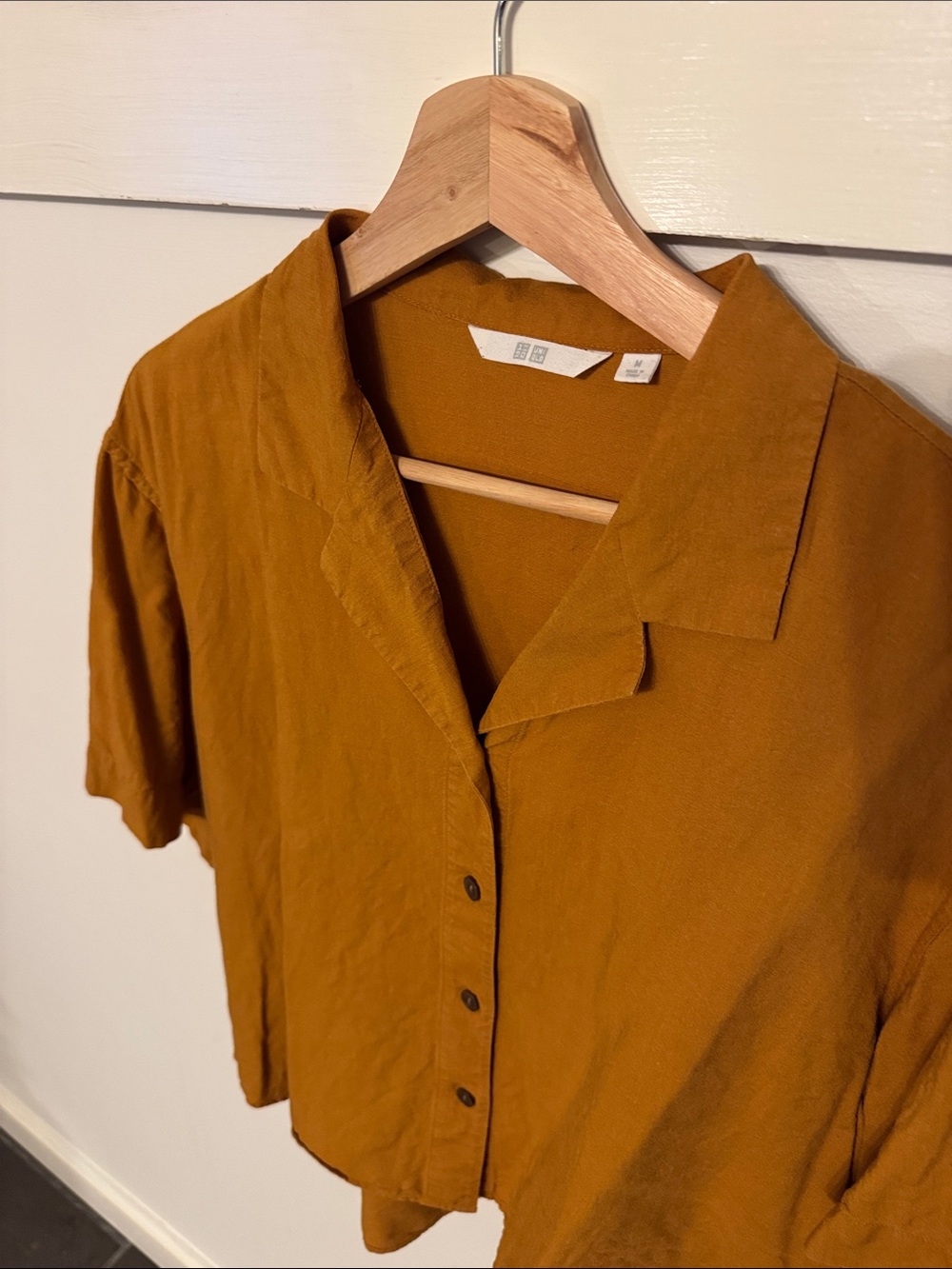 UNIQLO Linen Blend Open Collar Shirt Mustard Brown Boho Short Sleeve Size M - Picture 2 of 4